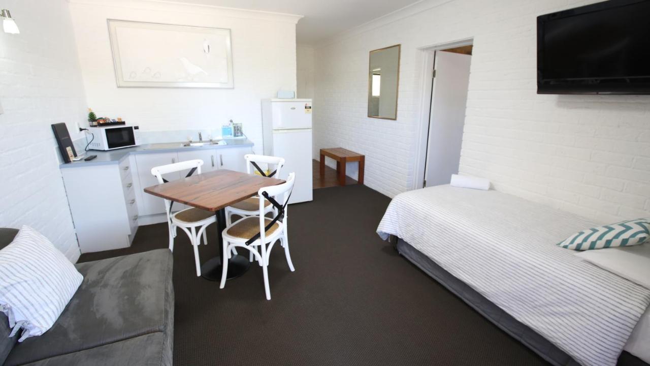 Hawks Nest Motel Buitenkant foto